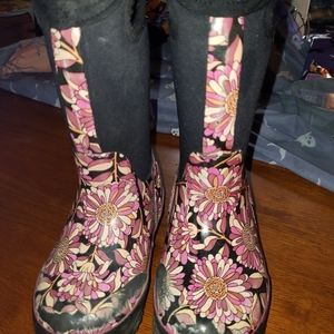 Girls Bogs boots